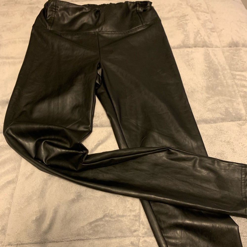 Black pleather pants, xs